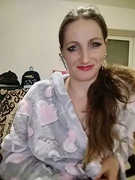 CrazyMaya39 online show from April 2026 09:39:33 PM