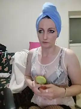 CrazyMaya39 online show from April 2026 09:39:01 PM