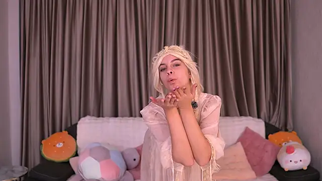 Luna Veyra online show from November 2025 11:13:01 PM