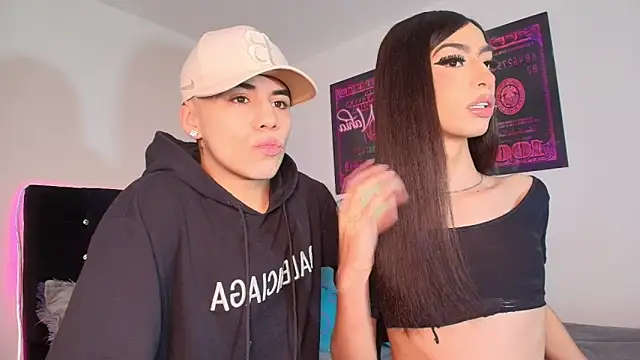 Snapshot of The_Sexy_Couple chatting on November 2025 05:21:02 AM The Sexy Couple online show from November 2025 05:21:02 AM