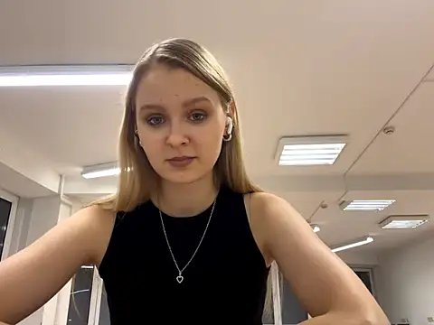 PaulitaSolow online show from November 2025 05:41:01 PM