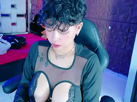 lunabustygirl online show from February 2026 05:11:01 PM