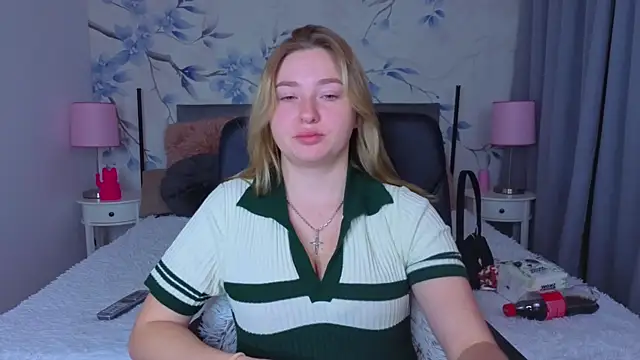 Snapshot of Sweetie_kitty1 chatting on November 2025 01:36:01 PM Sweetie kitty1 online show from November 2025 01:36:01 PM