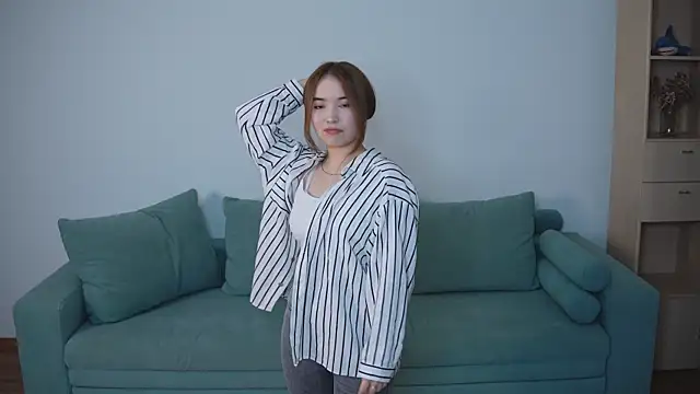 BetseyLaszlo online show from November 2025 05:33:01 AM