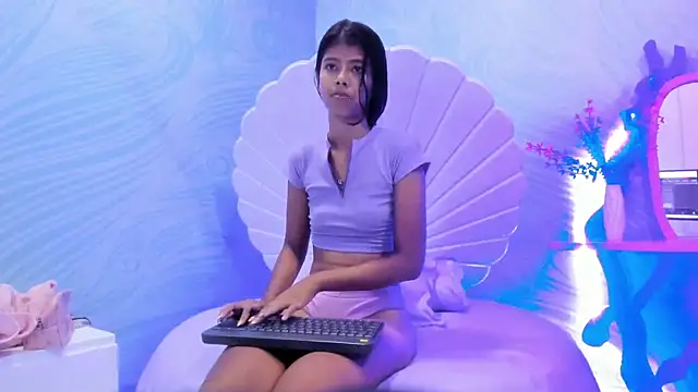 Snapshot of arietta_skinny chatting on November 2025 07:49:02 PM arietta skinny online show from November 2025 07:49:02 PM