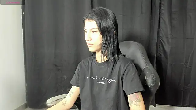 Hot play18 online show from April 2026 06:01:01 PM