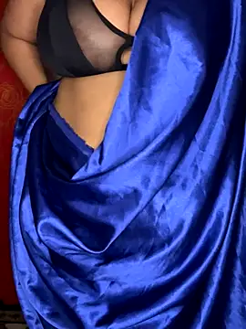 Monicaa    online show from November 2025 02:06:02 PM