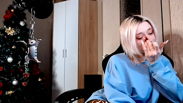 SophiaLur online show from January 2026 04:34:01 PM