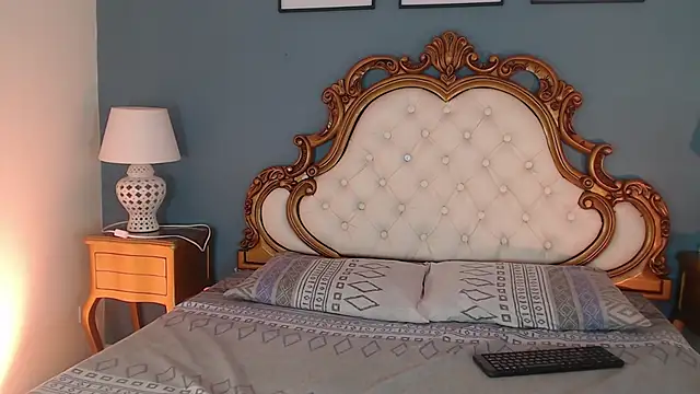 Samantha Bale online show from December 2025 12:01:01 PM