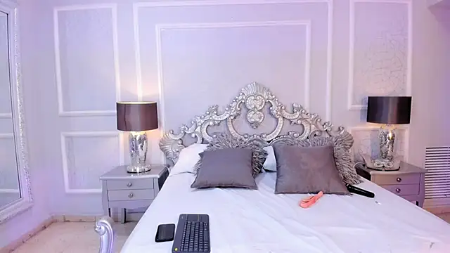 IvannaClaire online show from November 2025 12:30:01 PM