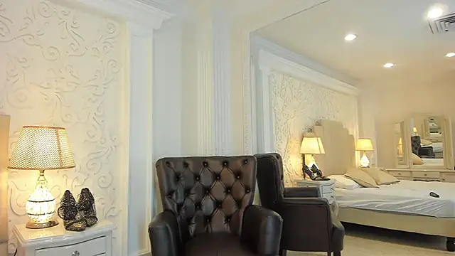 IvannaClaire online show from December 2025 12:14:02 PM