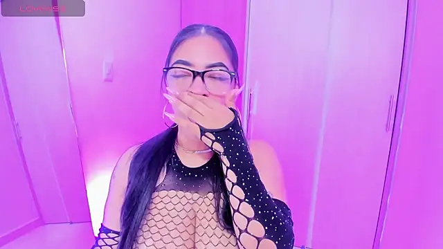 evelisse  online show from April 2026 03:46:01 AM