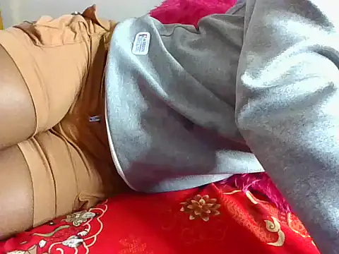 Naughtybadgal online show from November 2025 06:24:02 PM