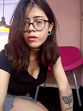 VelvetNovaa online show from November 2025 01:10:02 PM