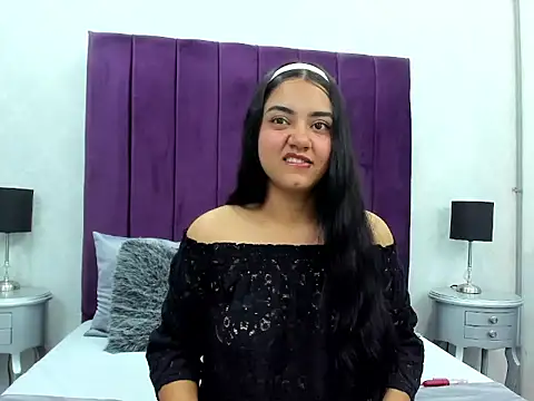 Snapshot of SalomeLee chatting on November 2025 11:27:01 AM SalomeLee online show from November 2025 11:27:01 AM