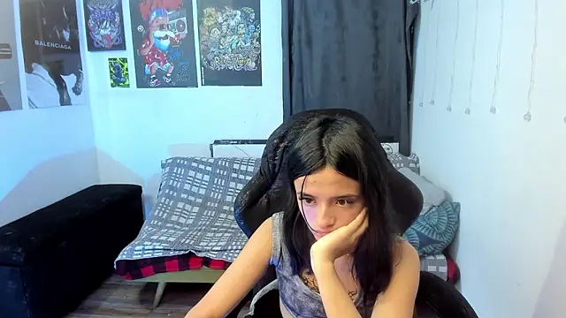 Candy  Girll18 online show from February 2026 11:28:01 PM