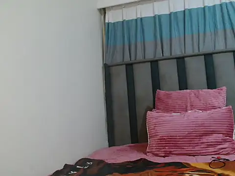 Snapshot of SlimEbonydoll chatting on November 2025 12:30:01 PM SlimEbonydoll online show from November 2025 12:30:01 PM