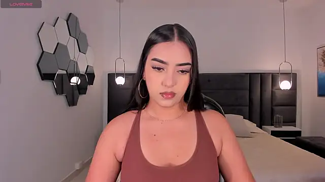 Snapshot of SophieLanne chatting on May 2026 04:19:02 AM SophieLanne online show from May 2026 04:19:02 AM