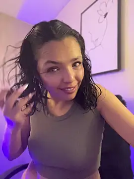 LaraDanverss online show from April 2026 09:04:02 PM