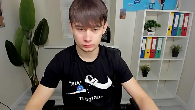 AlejandroEllias online show from February 2026 06:51:01 AM