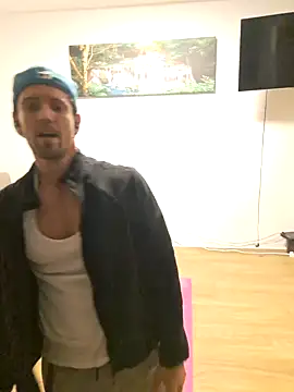 Snapshot of Mystery_Mark chatting on December 2025 06:24:02 PM Mystery Mark online show from December 2025 06:24:02 PM