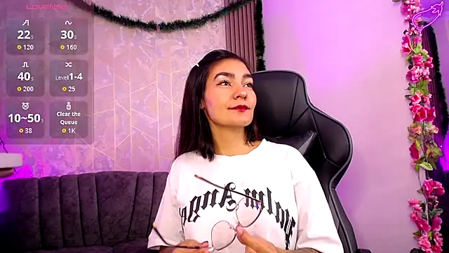 Tiny Mooore1 online show from November 2025 11:10:03 AM