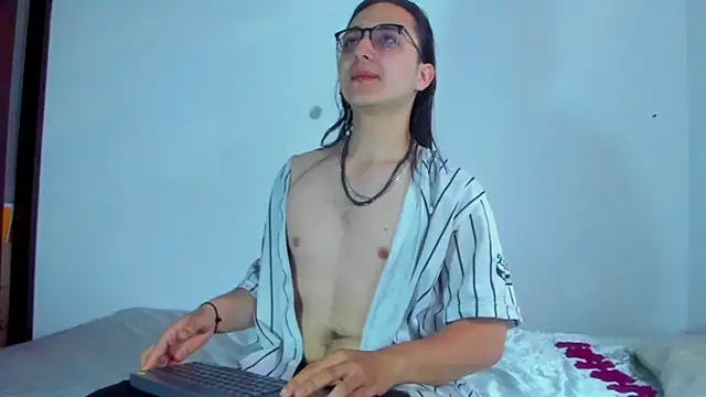 Snapshot of Amoneth_Xx chatting on November 2025 04:39:02 PM Amoneth Xx online show from November 2025 04:39:02 PM