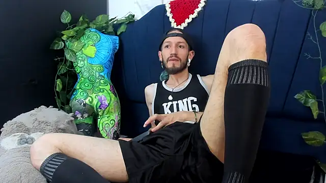 AngelDamianArt online show from November 2025 08:21:02 PM