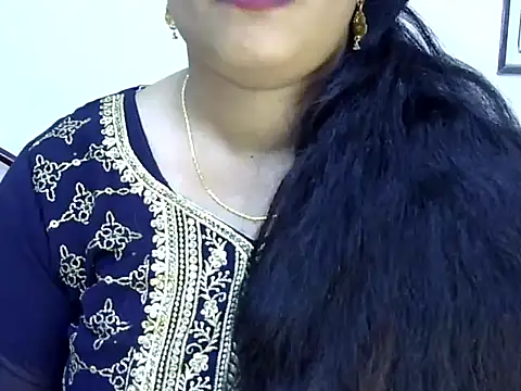 Snapshot of Muskan_Jha chatting on May 2026 02:11:02 PM Muskan Jha online show from May 2026 02:11:02 PM