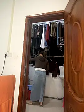 yiyi0316 online show from November 2025 10:19:01 AM