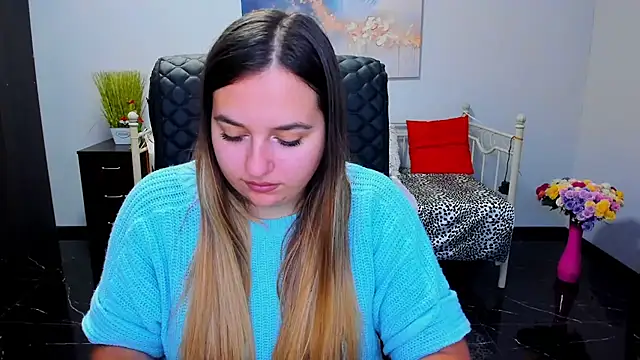 Snapshot of Maria_Bond chatting on November 2025 06:37:01 AM Maria Bond online show from November 2025 06:37:01 AM