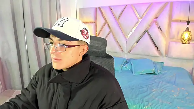 Snapshot of sayronvg chatting on December 2025 11:59:01 AM sayronvg online show from December 2025 11:59:01 AM