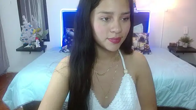 Snapshot of emilia_rose13 chatting on November 2025 03:40:01 AM emilia rose13 online show from November 2025 03:40:01 AM