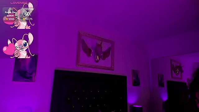 Snapshot of emy_ross_ chatting on November 2025 07:46:02 PM emy ross online show from November 2025 07:46:02 PM