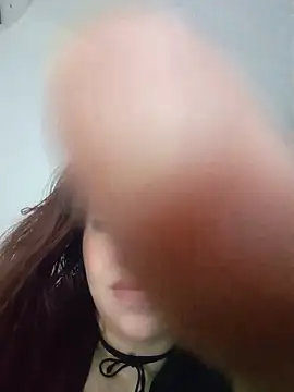 Snapshot of emy_ross_ chatting on November 2025 10:14:01 PM emy ross online show from November 2025 10:14:01 PM