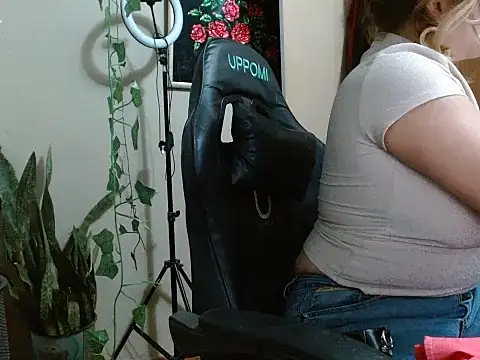 DiivaMarii online show from July 2026 01:42:02 PM