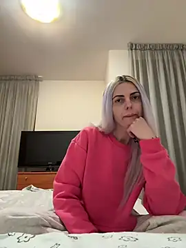 feliciafelon online show from April 2026 05:54:02 PM