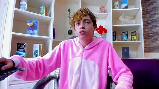 Twinkk Guy online show from November 2025 08:30:01 PM