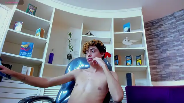 Twinkk Guy online show from November 2025 12:52:01 PM