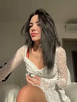 lunababy77 online show from February 2026 02:04:02 PM