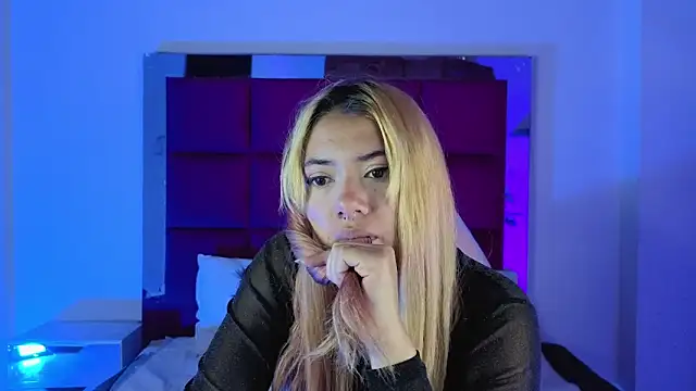 KloeeCavallier online show from March 2026 12:34:01 PM