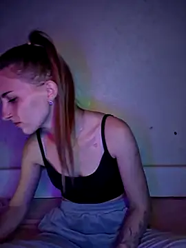 carolinakis  online show from February 2026 08:18:01 PM