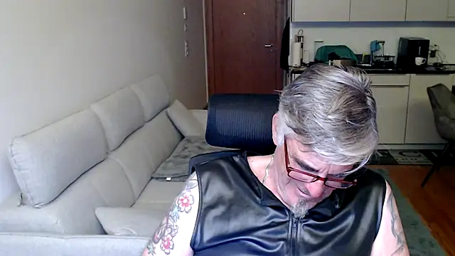 Snapshot of Buidapest chatting on May 2026 08:47:02 PM Buidapest online show from May 2026 08:47:02 PM