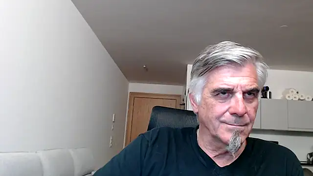 Snapshot of Buidapest chatting on May 2026 03:58:02 AM Buidapest online show from May 2026 03:58:02 AM