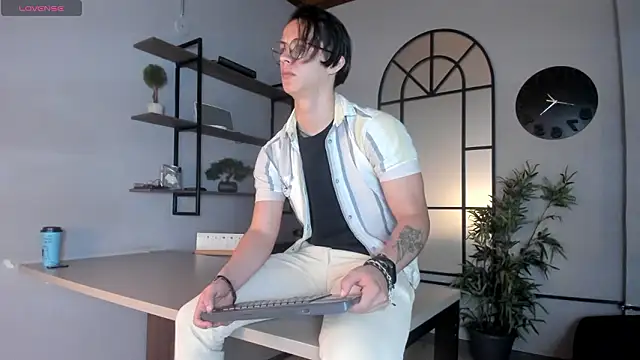 Brandon starkk online show from March 2026 11:43:02 AM