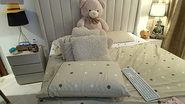 Emyii  online show from March 2026 08:19:01 AM