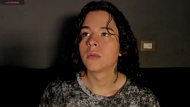 Snapshot of Angel-umbra chatting on November 2025 08:56:01 PM Angel-umbra online show from November 2025 08:56:01 PM