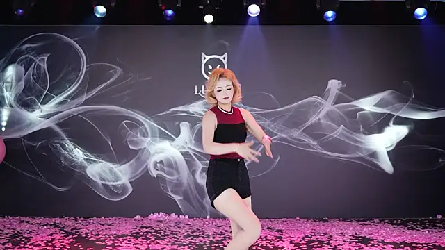 LU-909 online show from December 2025 08:12:02 AM