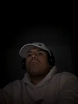 Snapshot of Pelotas2000 chatting on November 2025 03:34:01 AM Pelotas2000 online show from November 2025 03:34:01 AM