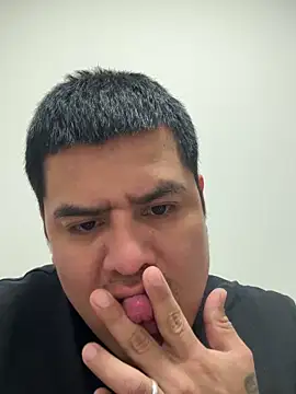 Snapshot of Pelotas2000 chatting on November 2025 05:55:01 AM Pelotas2000 online show from November 2025 05:55:01 AM